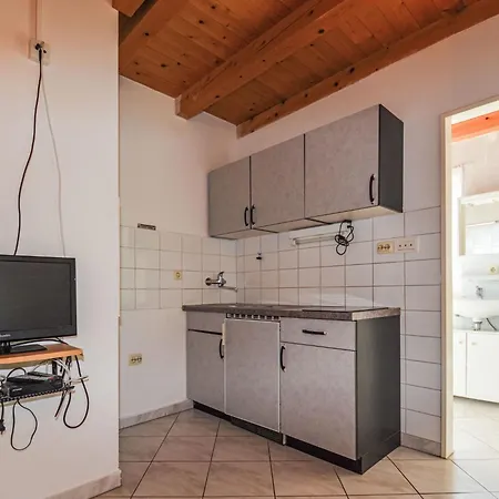 Jako-3 By Interhome Slatine